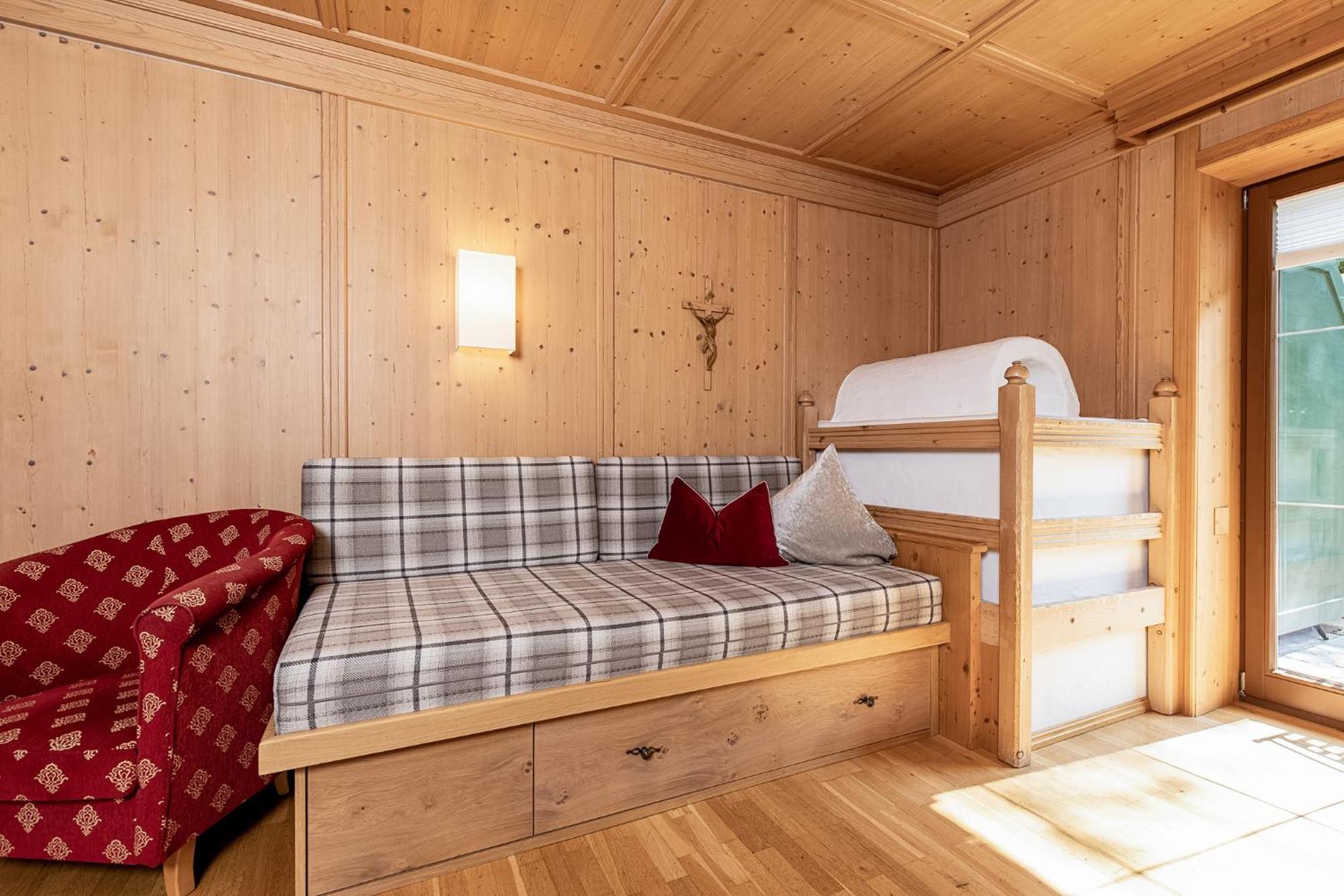 Aparthotel Landhaus St. Joseph Mayrhofen Exterior foto