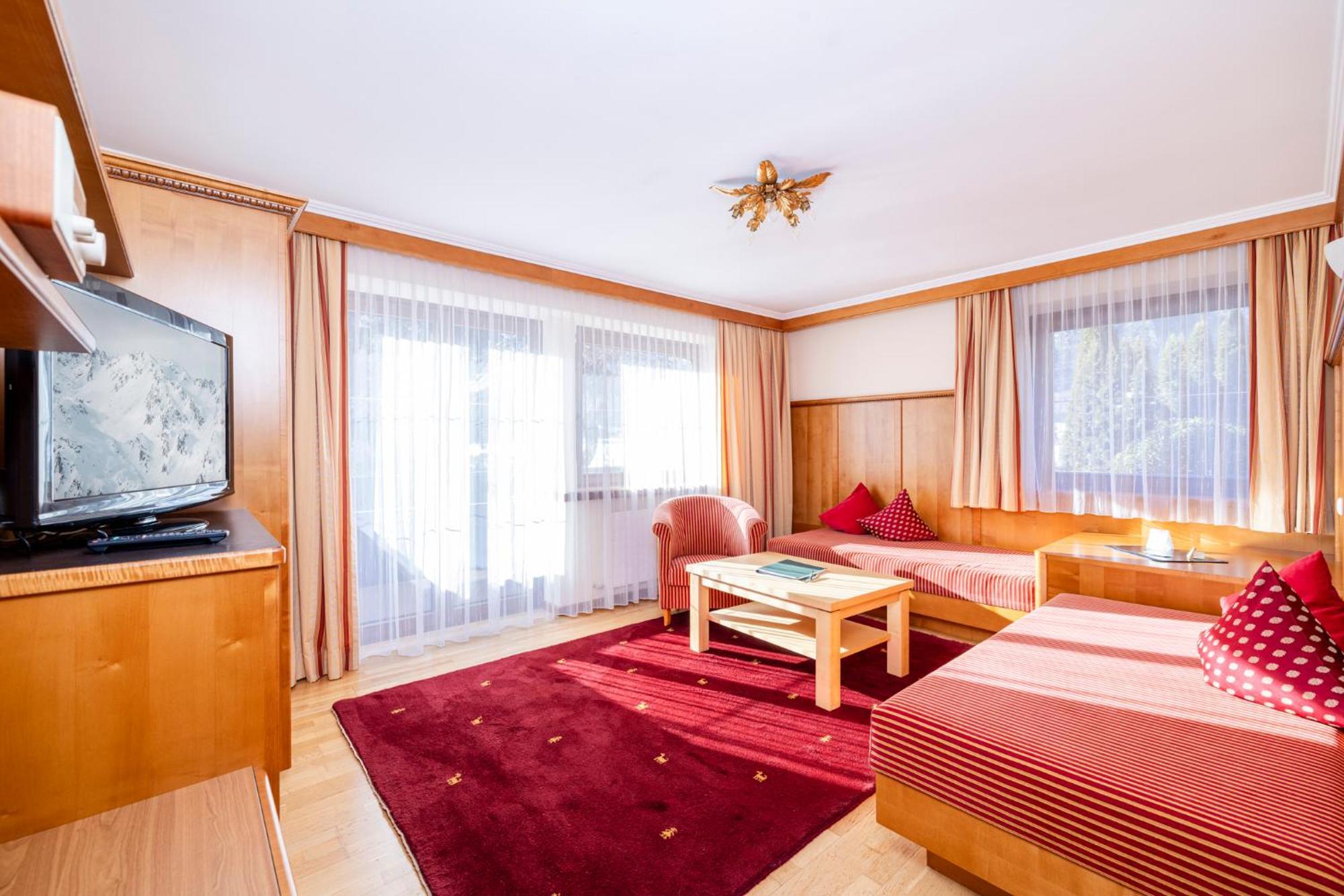 Aparthotel Landhaus St. Joseph Mayrhofen Exterior foto