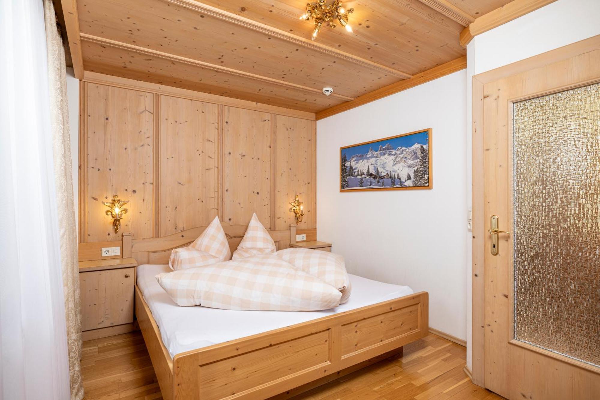 Aparthotel Landhaus St. Joseph Mayrhofen Exterior foto